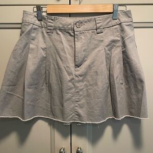 Gray twill pleated mini skirt